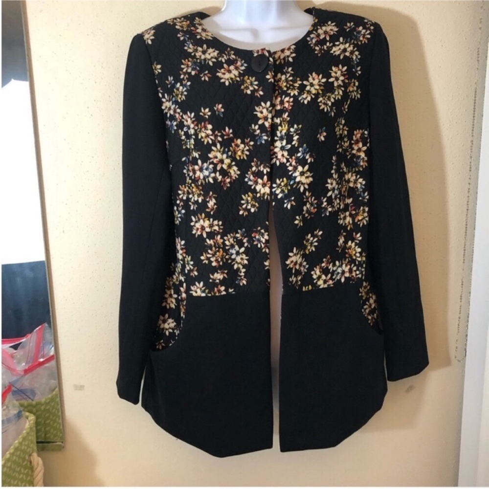 Logo Lori Goldstein Women Quilted Black Floral Blazer Size 6 Lined Pocket Warm